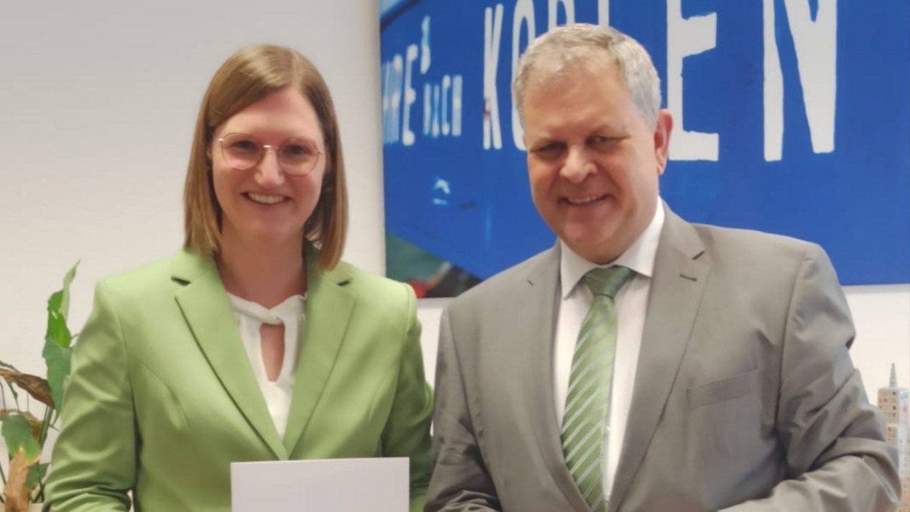 Carolin Breitbach, neue Vorsitzende Richterin beim Verwaltungsgericht Koblenz, und Prof. Dr. Ralf Geis, Präsident des Verwaltungsgerichts Koblenz